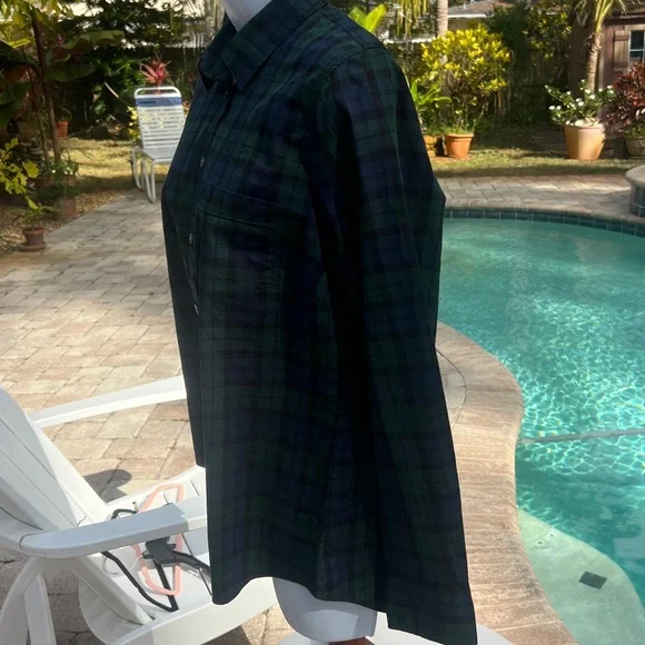 102. J Crew Black Watch plaid cotton poplin shirt in signature fit, Size Medium - Picture 3 of 15